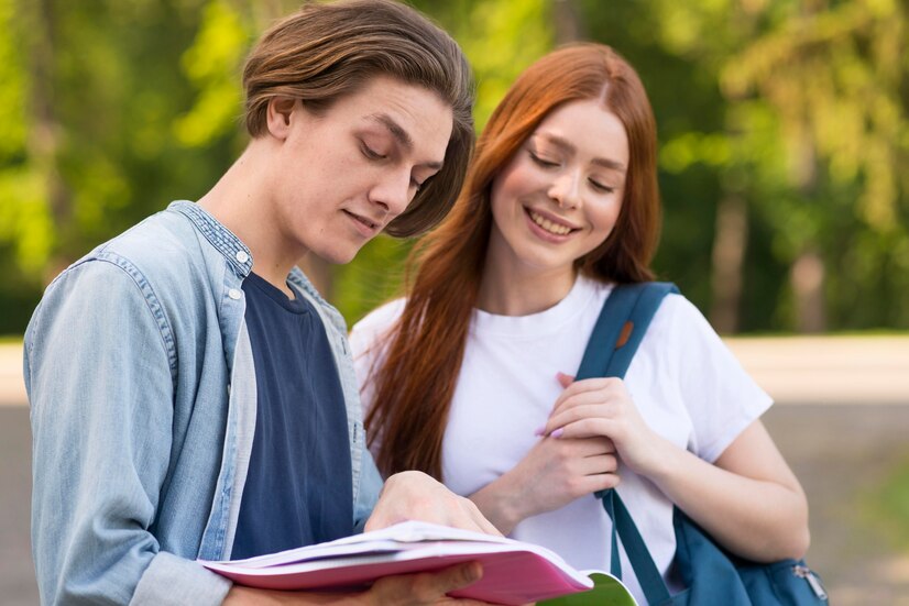 teenagers-discussing-university-projects_23-2148586565